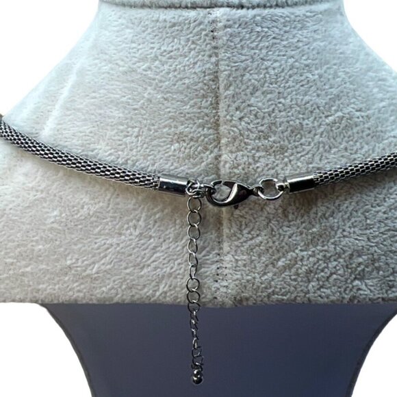 Stainless Steel Twisted Hoop Pendant Necklace For Women. N9 - Picture 8 of 9